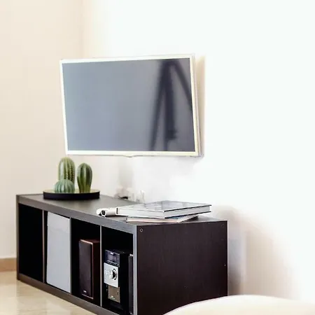 Seaside Flat * Cavala